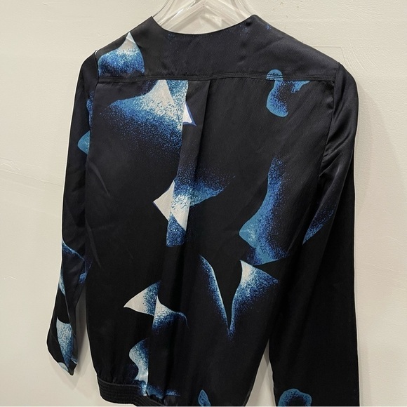 Diane Von Furstenberg New Issie Two Long Sleeve Silk Blouse Wrap Front Size 4 - Picture 5 of 9
